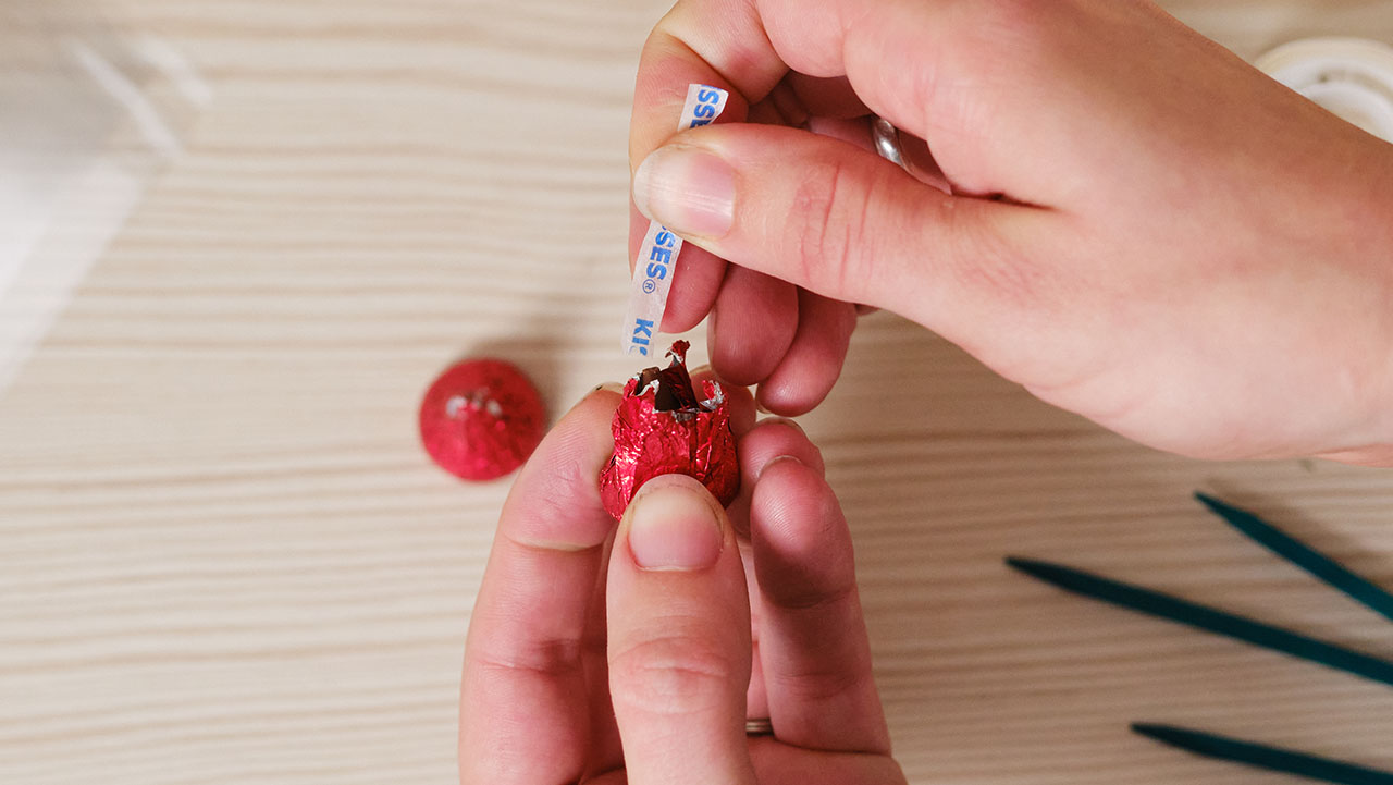 removing plume from kisses